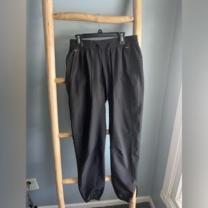 Lululemon men’s joggers.